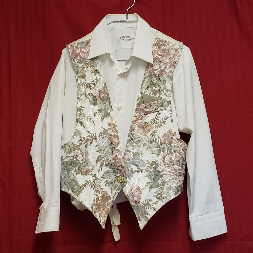 Size 8. Vintage style floral patterned vest from Just In Time Ltd.
